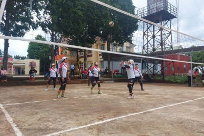 🎉 BẾ MẠC VÀ TRAO GIẢI HỘI THI BÓNG CHUYỀN NỮ NĂM 2026 🏆🏐  🌟 Sau 2 ngày tranh tài sôi nổi, kịch tính và đầy hào hứng, Hội thi Bóng chuyền nữ xã Trường Xuân chào mừng kỷ niệm 116 năm Ngày Quốc tế Phụ nữ (8/3) và chào mừng bầu cử đại biểu Quốc hội, HĐND các cấp nhiệm kỳ 2026 – 2031 đã chính thức khép lại với nhiều dấu ấn đáng nhớ.  👏 Trong giải đấu lần này, Trường Mầm non Hoa Hồng đã xuất sắc giành Giải Nhì. Đây là thành quả xứng đáng cho tinh thần đoàn kết, nỗ lực và thi đấu hết mình của các cô giáo.  💐 Thành tích này cho thấy các cô giáo Trường MN Hoa Hồng không chỉ hoàn thành tốt nhiệm vụ chăm sóc, giáo dục trẻ mà còn tỏa sáng trên sân thể thao với những pha bóng đẹp mắt.  ❤️ Xin chúc mừng các cô và chúc cho phong trào thể dục thể thao của nhà trường ngày càng phát triển!  Và góp phần cho chiến thắng lần này, nhà trường xin gửi lời cảm ơn chân thành đến sự ủng hộ và đồng hành của quý phụ huynh nhà trường, cảm ơn các cổ động viên đã nhiệt tình cổ vũ 💕💕 #TrườngMNHoaHồng #Giải_Nhì_bóng_chuyền #Chào_mừng_kỷ_niệm_116_năm_Ngày_Quốc_tế_phụ_nữ #Chào_mừng_bầu_cử_đại_biểu_Quốc_hội_HĐND_các_cấp